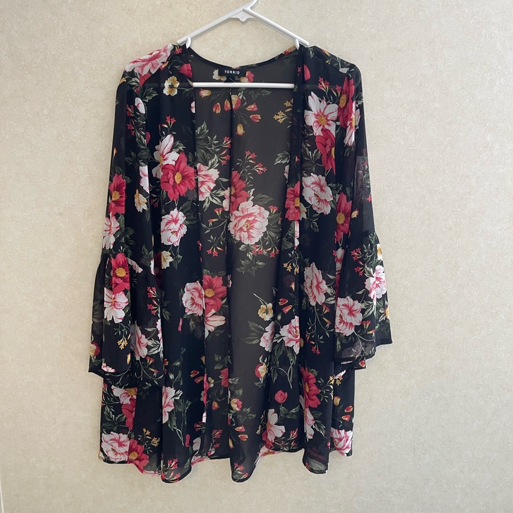 torrid Black Floral Sheer Kimono with Pink & White Blooms size 00/0